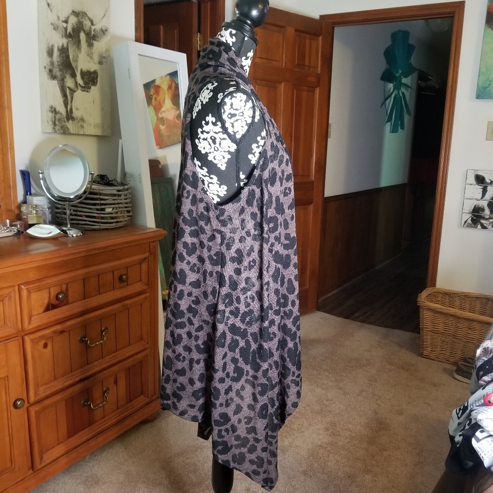 Vest - Picture 2 of 3